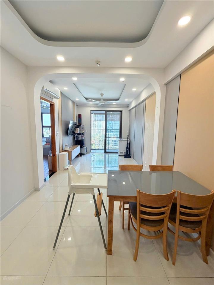 Bán căn hộ chung cư 76m2 tại saigon south residences, 6 tỷ vnd, 2pn, 2wc, full nội thất.