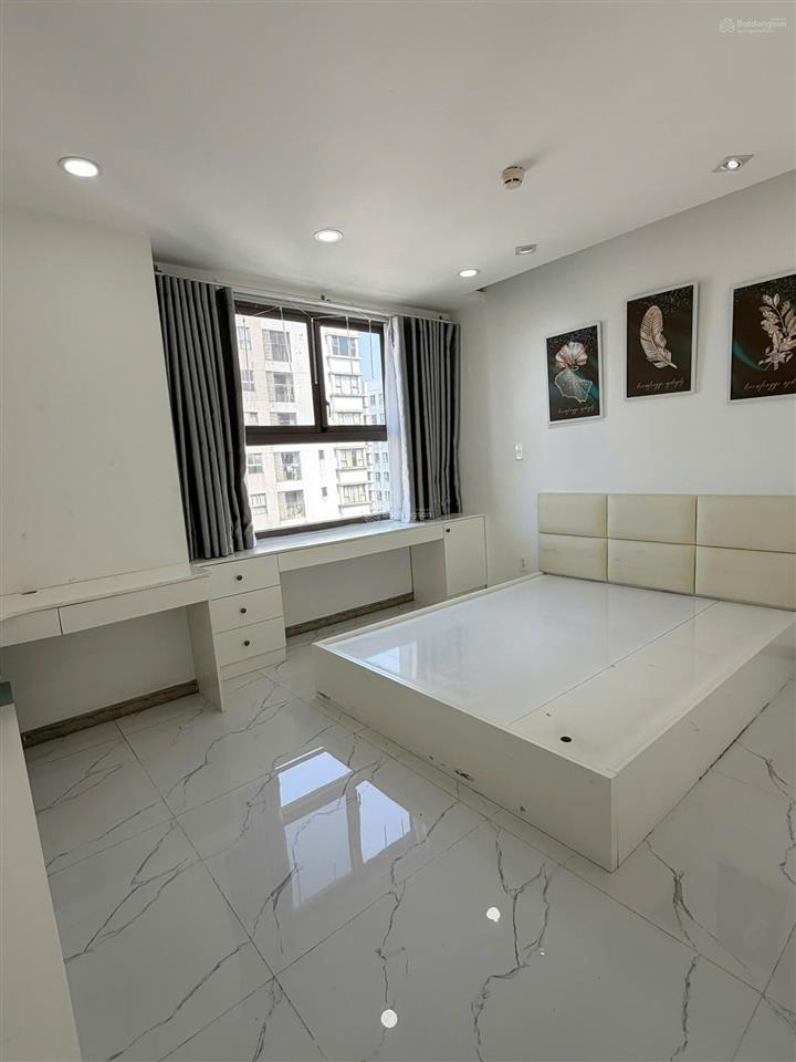 Hàng hiếm bán căn hộ 95m2, 6,9 tỷ tại saigon south residences, 2pn, 2wc, có ô xe ô tô