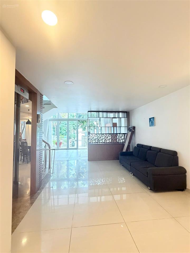 Bán nhà mặt phố tại nam quang 2, 111m2, 4pn + 6wc, giá thương lượng