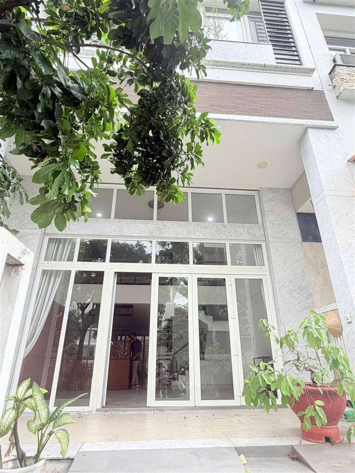 Bán nhà mặt phố tại nam quang 2, 111m2, 4pn + 6wc, giá thương lượng