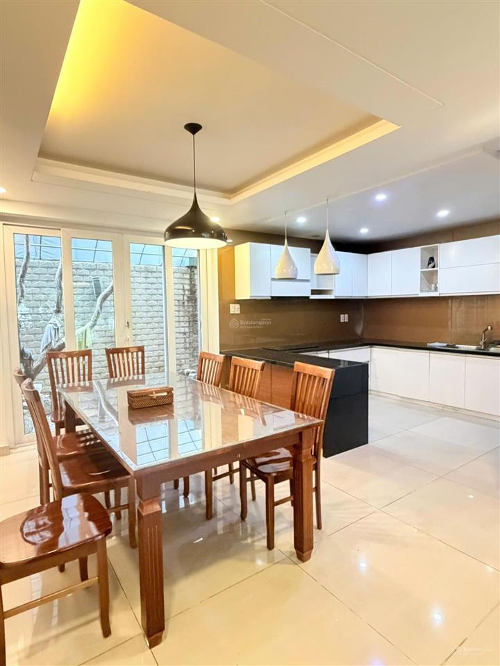 Bán nhà mặt phố tại nam quang 2, 111m2, 4pn + 6wc, giá thương lượng