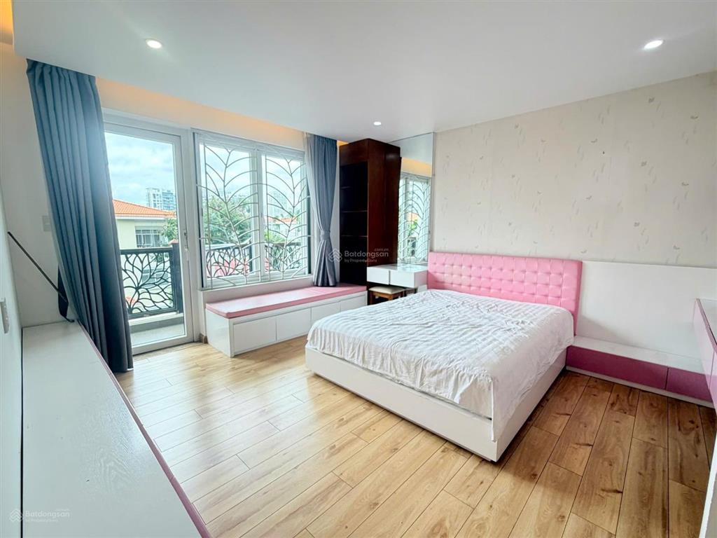 Bán nhà mặt phố tại nam quang 2, 111m2, 4pn + 6wc, giá thương lượng