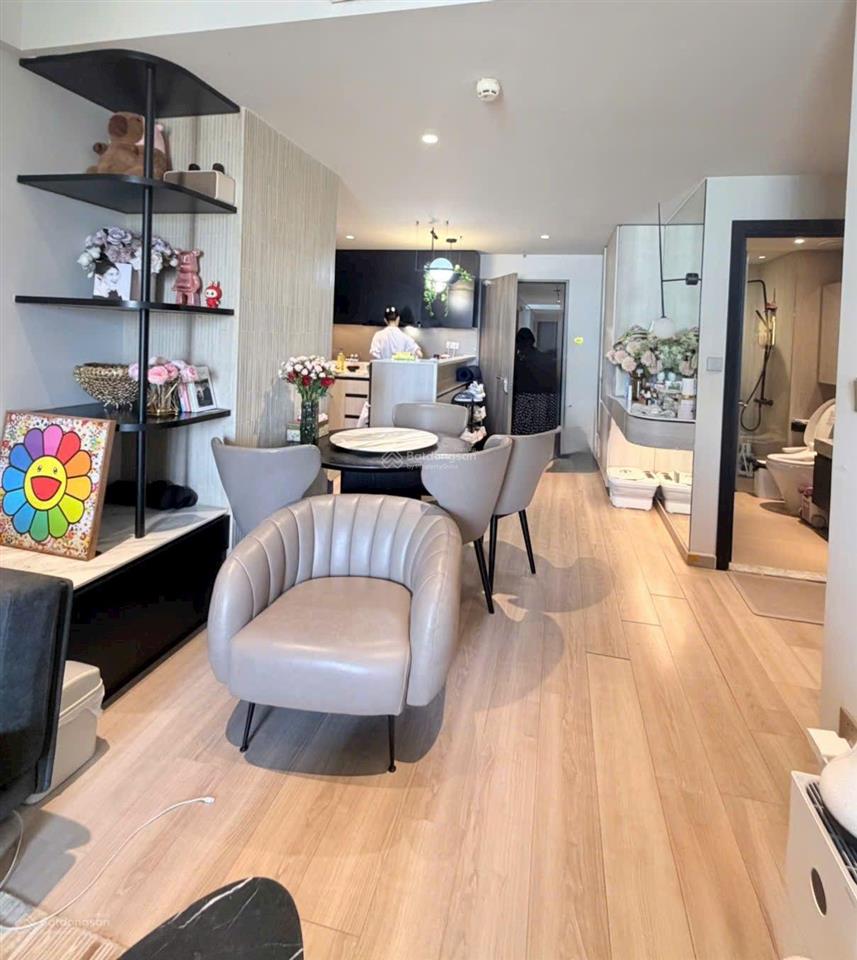 Chủ bán nhanh căn hộ saigon south residences 75 m2, nhà đẹp, nội thất cao cấp giá thương lượng tốt