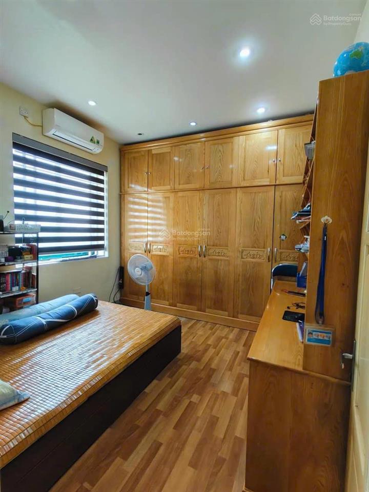 Bán căn hộ ngõ 100 hoàng quốc việt, nghĩa đô. hn, tầng 3, tòa nhà xây 6 tầng, thang bộ,