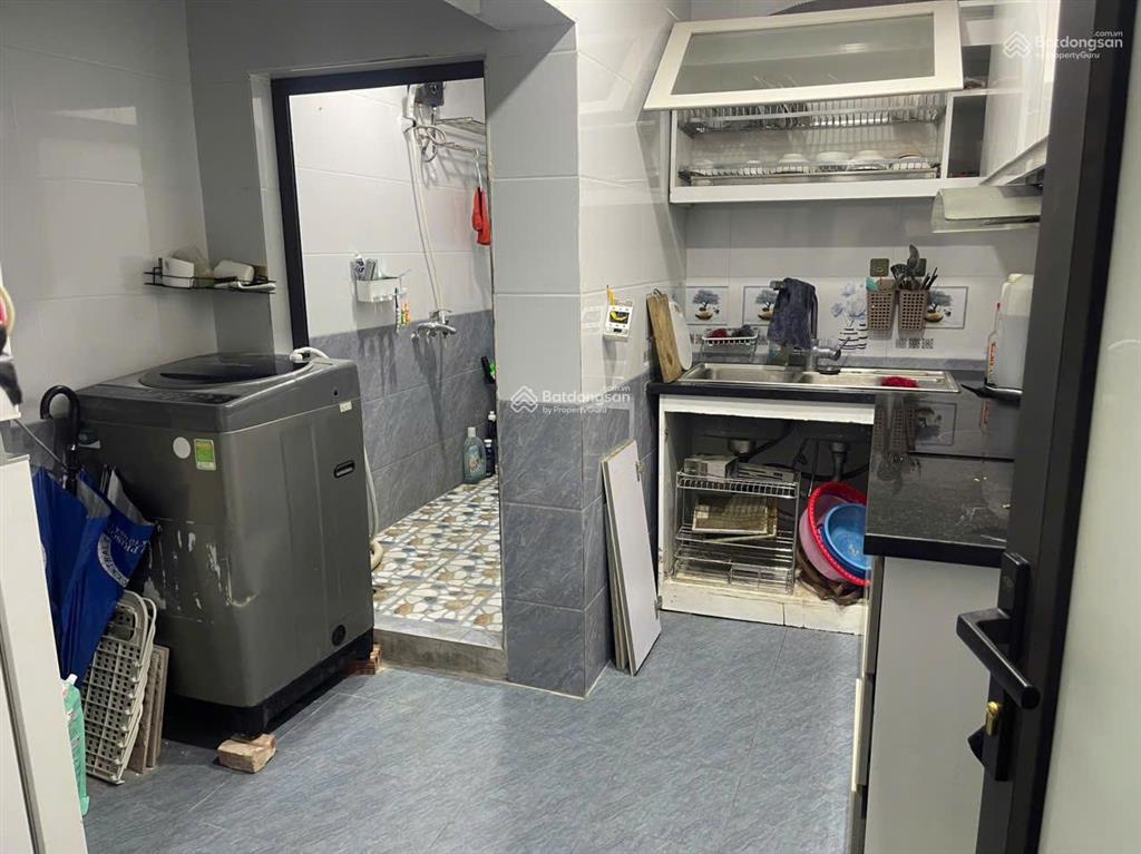 Bán căn hộ ngõ 100 hoàng quốc việt, nghĩa đô. hn, tầng 3, tòa nhà xây 6 tầng, thang bộ,