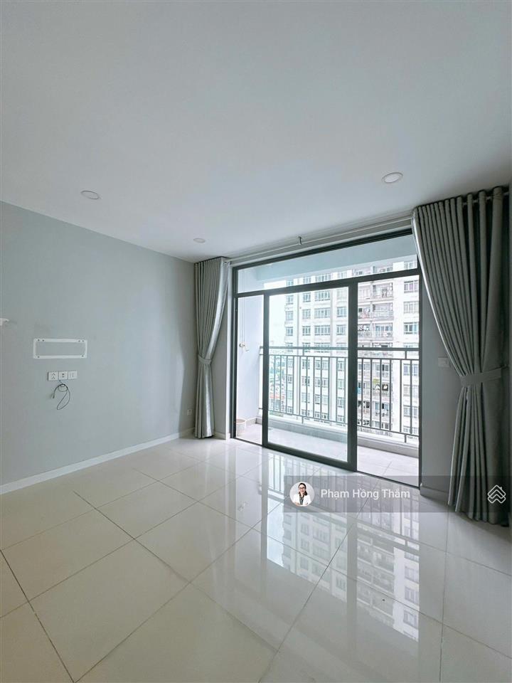 Bán căn hộ office central premium, dt 31m2, nội thất cơ bản, sạch đẹp, view thoáng mát, giá 2.2 tỷ