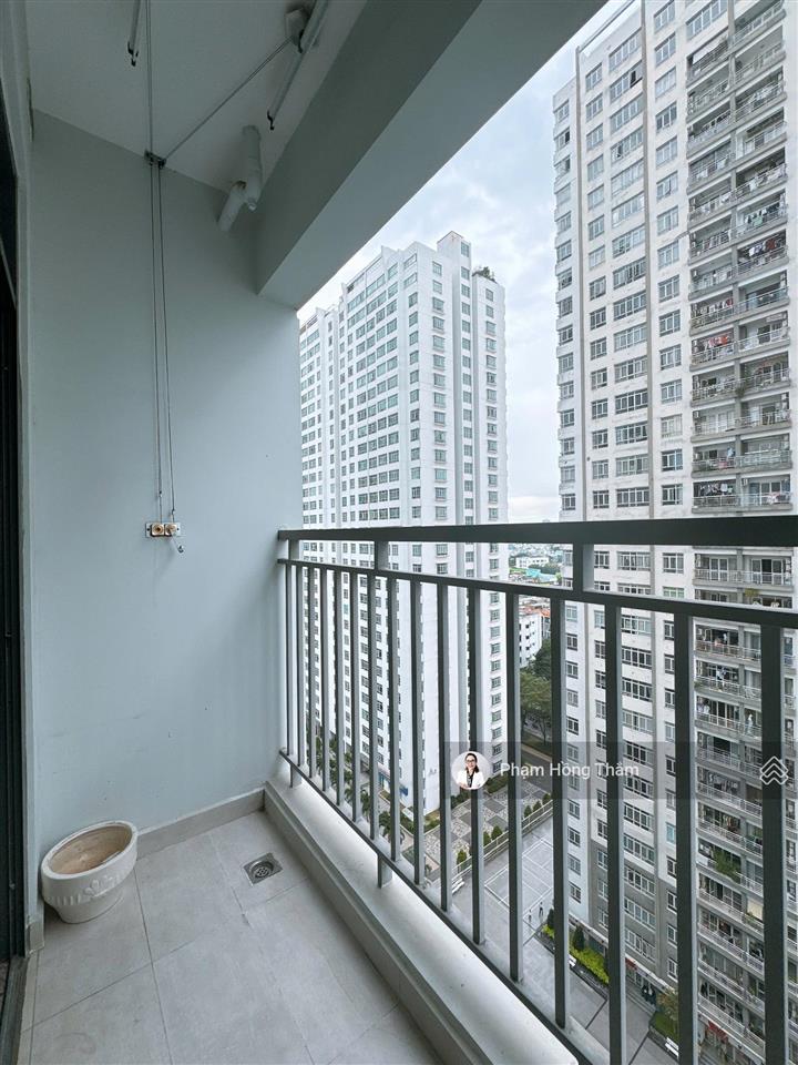 Bán căn hộ office central premium, dt 31m2, nội thất cơ bản, sạch đẹp, view thoáng mát, giá 2.2 tỷ