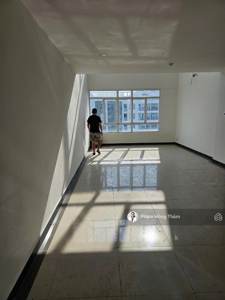 Bán căn hộ penthouse giai việt, dt 227m2, 3pn, 4wc, nhà trống, view mát, giá 8 tỷ.  0933 888 ***