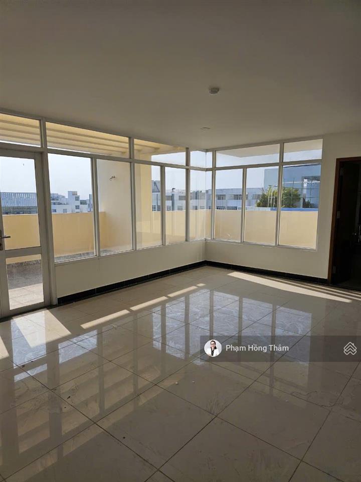 Bán căn hộ penthouse giai việt, dt 227m2, 3pn, 4wc, nhà trống, view mát, giá 8 tỷ.  0933 888 ***