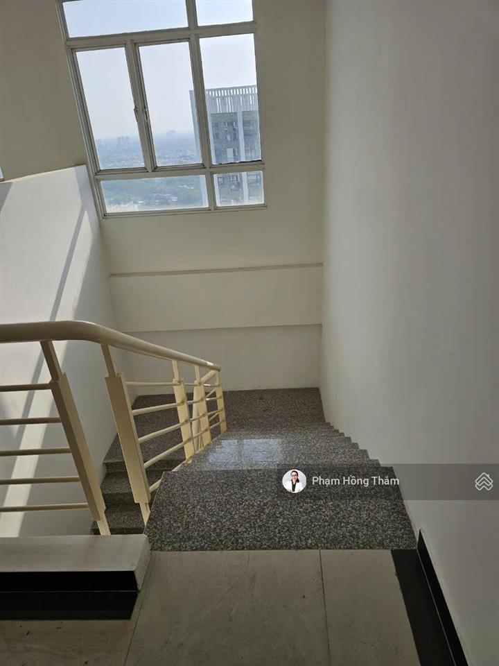 Bán căn hộ penthouse giai việt, dt 227m2, 3pn, 4wc, nhà trống, view mát, giá 8 tỷ.  0933 888 ***