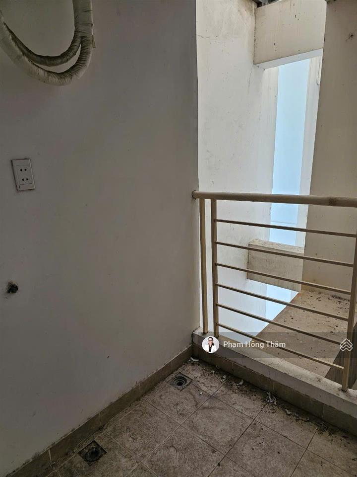 Bán căn hộ penthouse giai việt, dt 227m2, 3pn, 4wc, nhà trống, view mát, giá 8 tỷ.  0933 888 ***