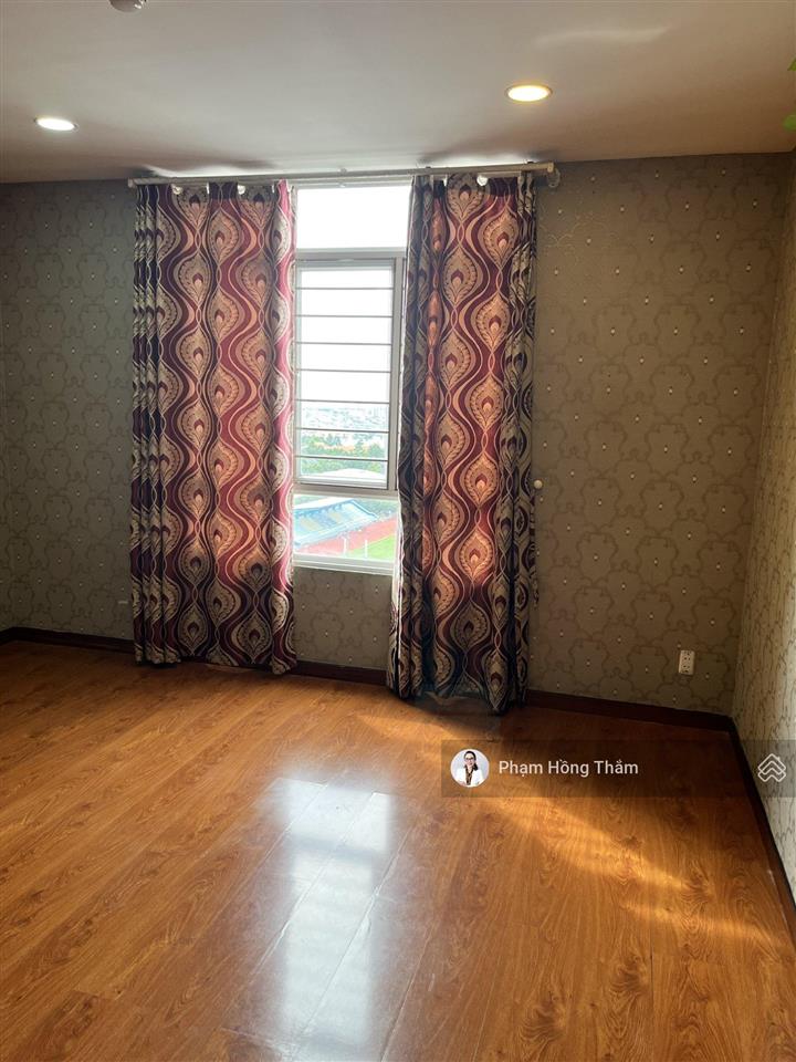 Bán căn hộ giai việt, dt 115m2, 2pn, 2wc, có sổ hồng, giá bán 5,2 tỷ. xem nhà  0933 888 ***  thắm