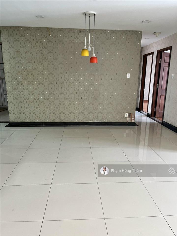 Bán căn hộ giai việt, dt 115m2, 2pn, 2wc, có sổ hồng, giá bán 5,2 tỷ. xem nhà  0933 888 ***  thắm