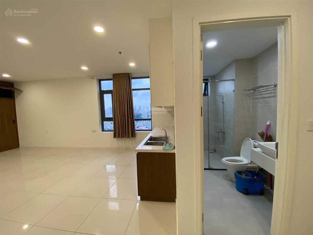 Bán căn hộ central premium dt 48m2, tầng cao, view đẹp, tiện ở, làm văn phòng công ty, giá 3 tỷ.