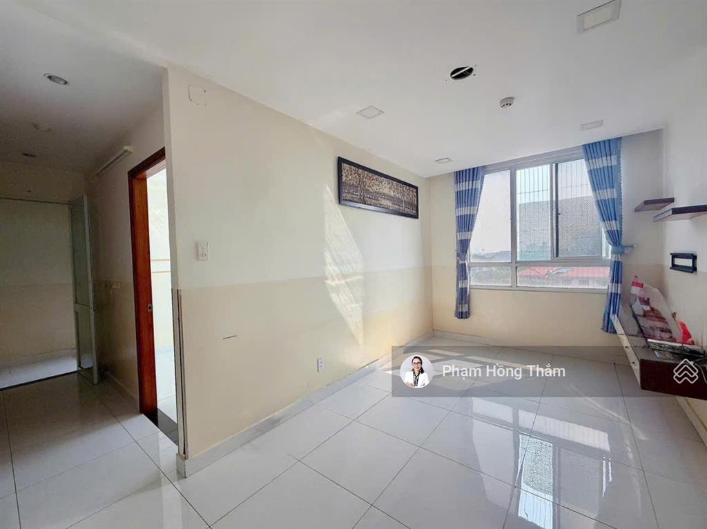 Bán căn hộ chung cư bông sao block b, dt 65m2, 2pn, 2wc, sổ hồng, giá 3,5 tỷ.  0933 888 *** thắm