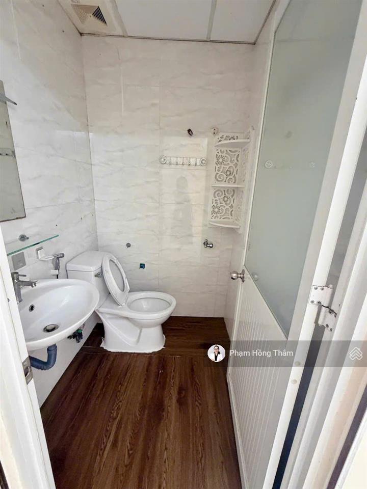 Bán căn hộ chung cư bông sao block b, dt 65m2, 2pn, 2wc, sổ hồng, giá 3,5 tỷ.  0933 888 *** thắm