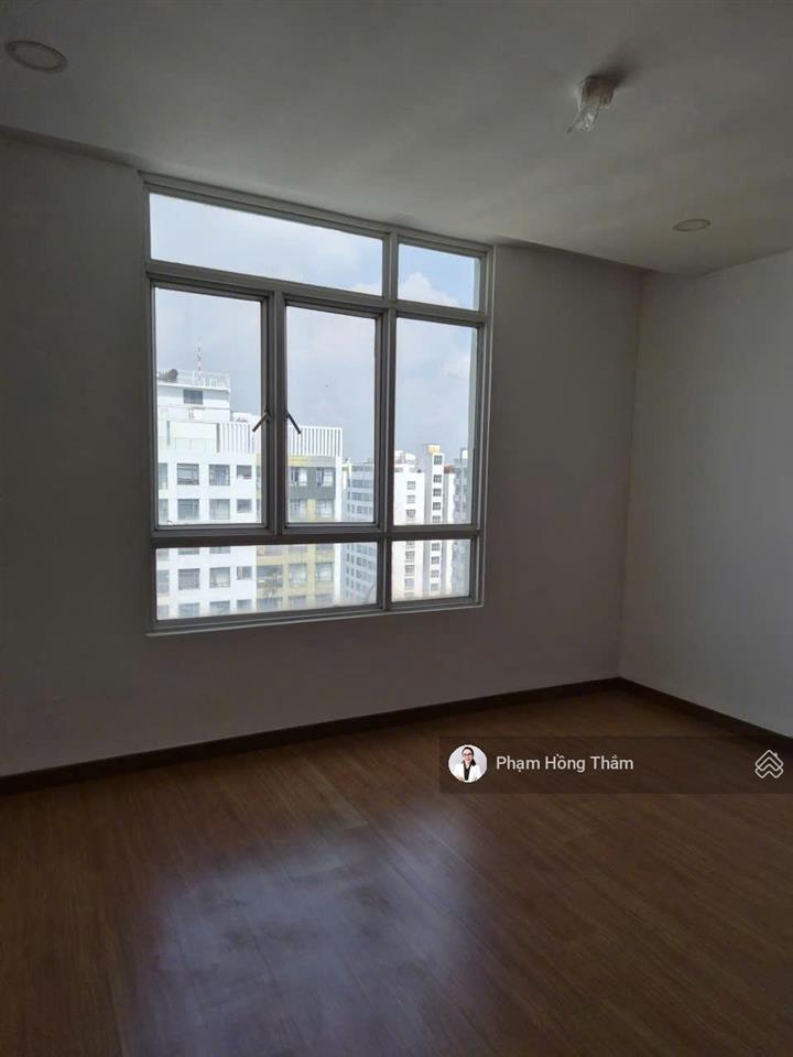 Bán căn hộ penthouse giai việt, dt 227m², 3pn, 4wc, nhà trống, view mát, giá 8,2 tỷ.  0933 888 ***