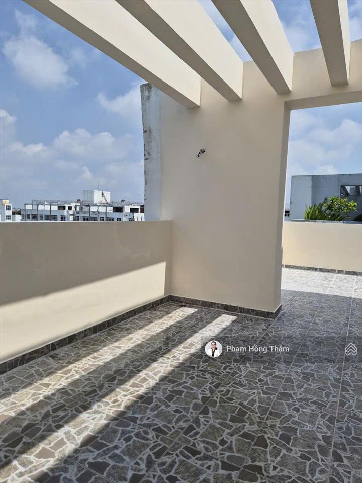 Bán căn hộ penthouse giai việt, dt 227m², 3pn, 4wc, nhà trống, view mát, giá 8,2 tỷ.  0933 888 ***