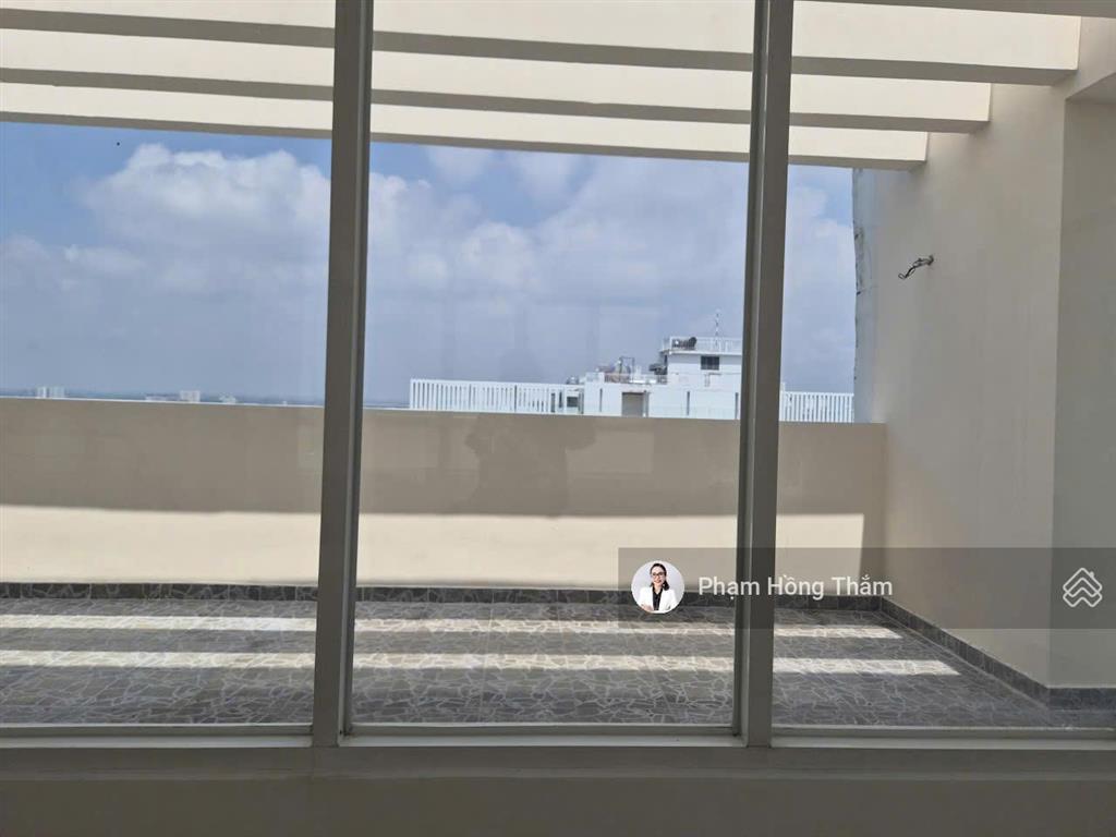 Bán căn hộ penthouse giai việt, dt 227m², 3pn, 4wc, nhà trống, view mát, giá 8,2 tỷ.  0933 888 ***