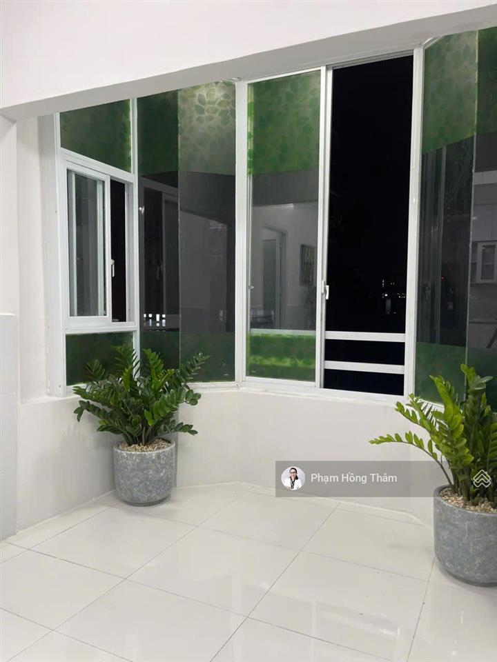 Bán căn hộ phan văn trị, dt 54.5m2, 2pn, 2wc, nhà đẹp, sổ hồng, giá 3.35 tỷ.  0933 888 ***  thắm
