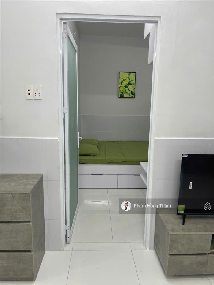 Bán căn hộ phan văn trị, dt 54.5m2, 2pn, 2wc, nhà đẹp, sổ hồng, giá 3.35 tỷ.  0933 888 ***  thắm