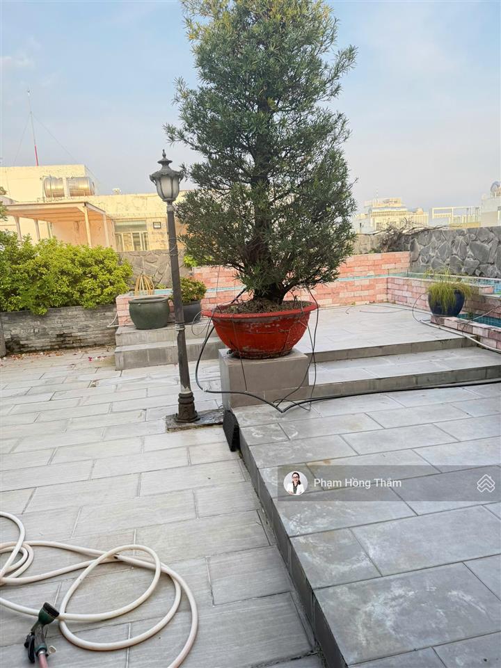Bán căn hộ penthouse giai việt, dt 315m2, 3pn, 4wc có nội thất, sổ hồng, giá 12.5 tỷ.  0933 888 ***
