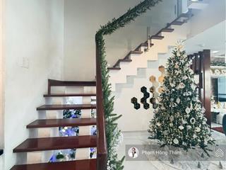 Bán căn hộ penthouse giai việt, dt 315m2, 3pn, 4wc có nội thất, sổ hồng, giá 12.5 tỷ.  0933 888 ***
