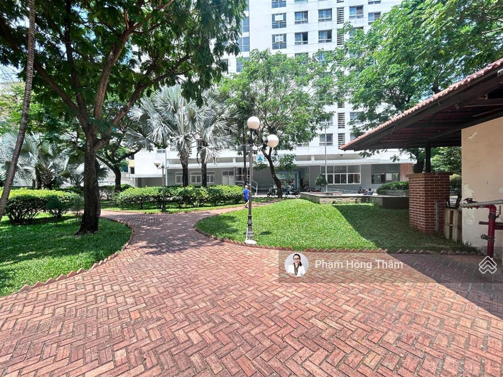 Bán căn hộ chung cư 52 phạm hùng, dt 49m2, 2pn, 1wc, sổ hồng, giá 2.8 tỷ.  0933 888 ***  c thắm