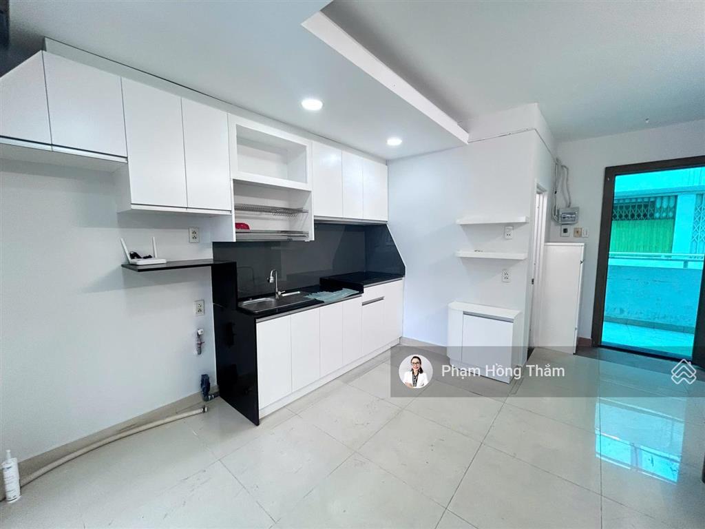Bán căn hộ chung cư 52 phạm hùng, dt 49m2, 2pn, 1wc, sổ hồng, giá 2.8 tỷ.  0933 888 ***  c thắm