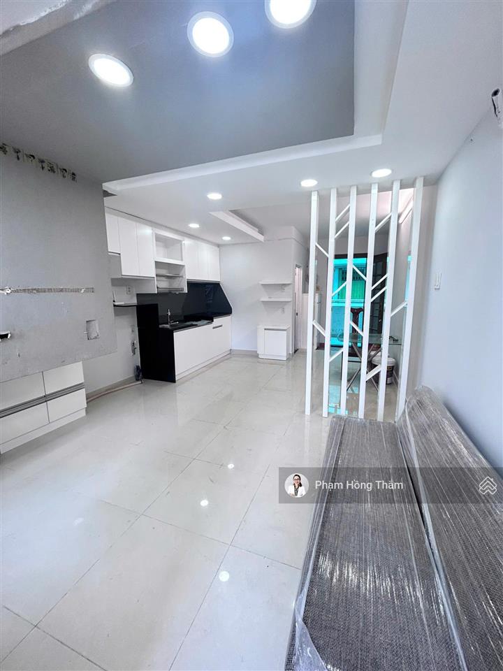 Bán căn hộ chung cư 52 phạm hùng, dt 49m2, 2pn, 1wc, sổ hồng, giá 2.8 tỷ.  0933 888 ***  c thắm