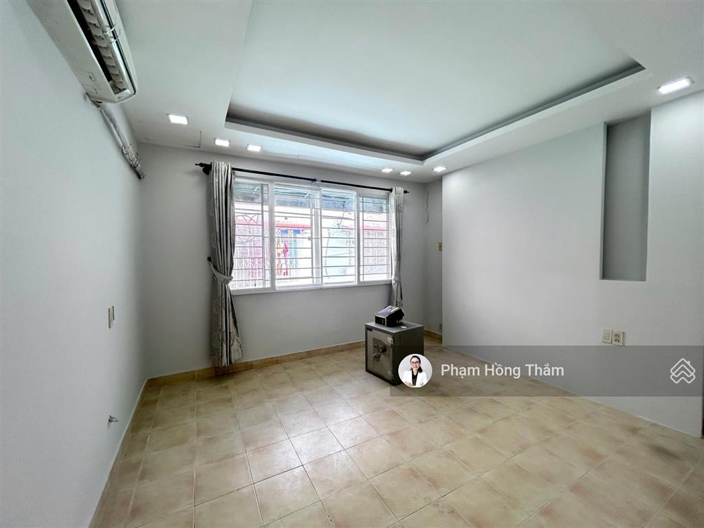 Bán căn hộ chung cư 52 phạm hùng, dt 49m2, 2pn, 1wc, sổ hồng, giá 2.8 tỷ.  0933 888 ***  c thắm