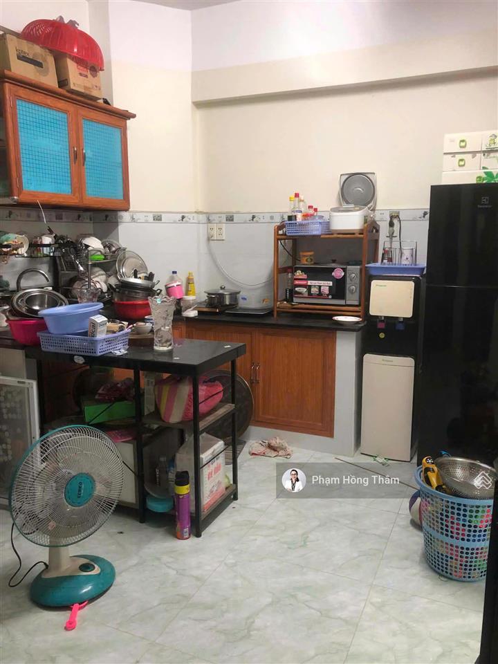 Bán căn hộ chung cư bông sao block a, dt 49m², 1pn, 1wc, nội thất giá 2,65 tỷ.  0933 888 *** thắm