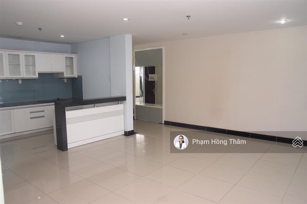 Bán căn hộ giai việt, dt 150m², 3pn, 3wc, nhà trống, view đẹp, sổ hồng, giá 6,45 tỷ.  0933 888 ***