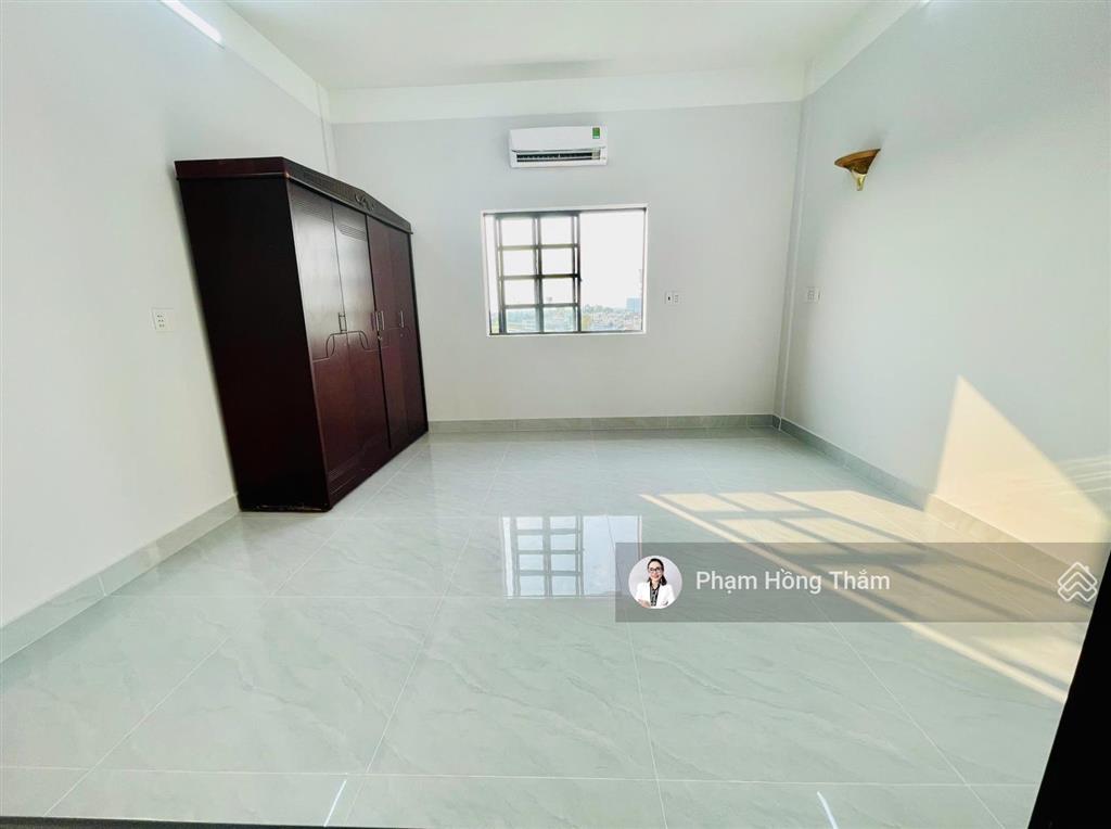 Bán căn hộ c/c phú lợi p7, q8, dt 44m2, 1pn, 1wc, giá 1,69 tỷ, có sổ hồng.  0933 888 ***  ms thắm