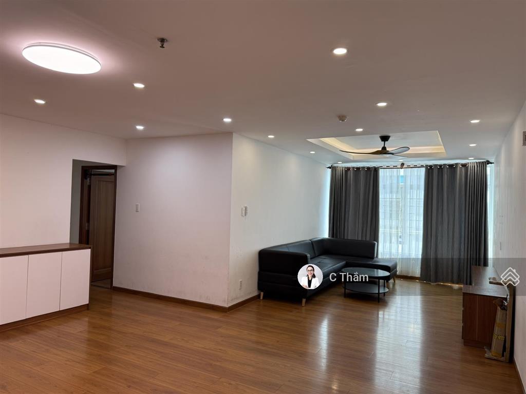 Bán căn hộ giai việt dt 150m2, 3pn, 2wc, nội thất cb, sổ hồng, giá 6.4 tỷ,  0933 888 ***  ms thắm