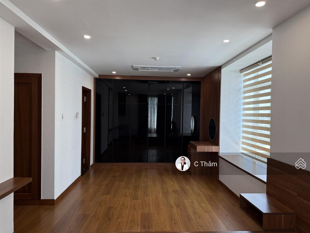 Bán căn hộ giai việt dt 150m2, 3pn, 2wc, nội thất cb, sổ hồng, giá 6.4 tỷ,  0933 888 ***  ms thắm