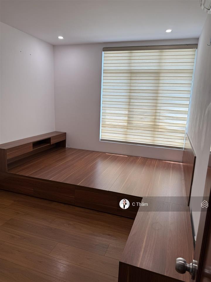 Bán căn hộ giai việt dt 150m2, 3pn, 2wc, nội thất cb, sổ hồng, giá 6.4 tỷ,  0933 888 ***  ms thắm
