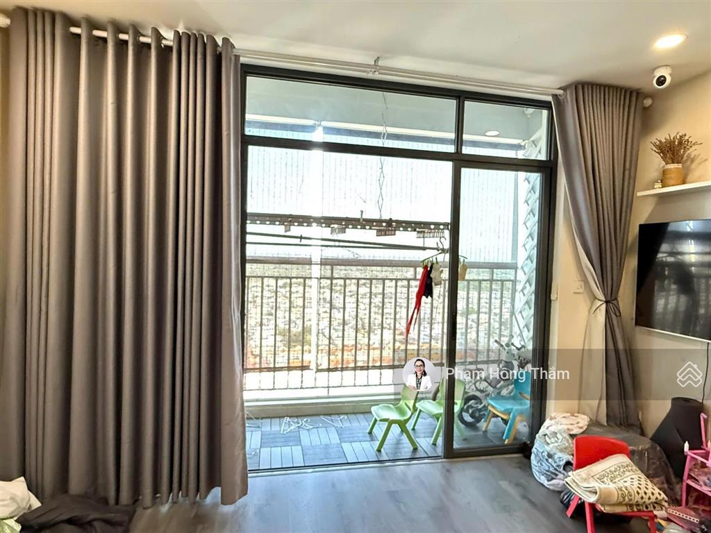 Cần bán căn hộ central premium, dt 97m2, 3pn, 2wc, tầng cao, giá 6.2 tỷ,  0933 888 ***  ms thăm