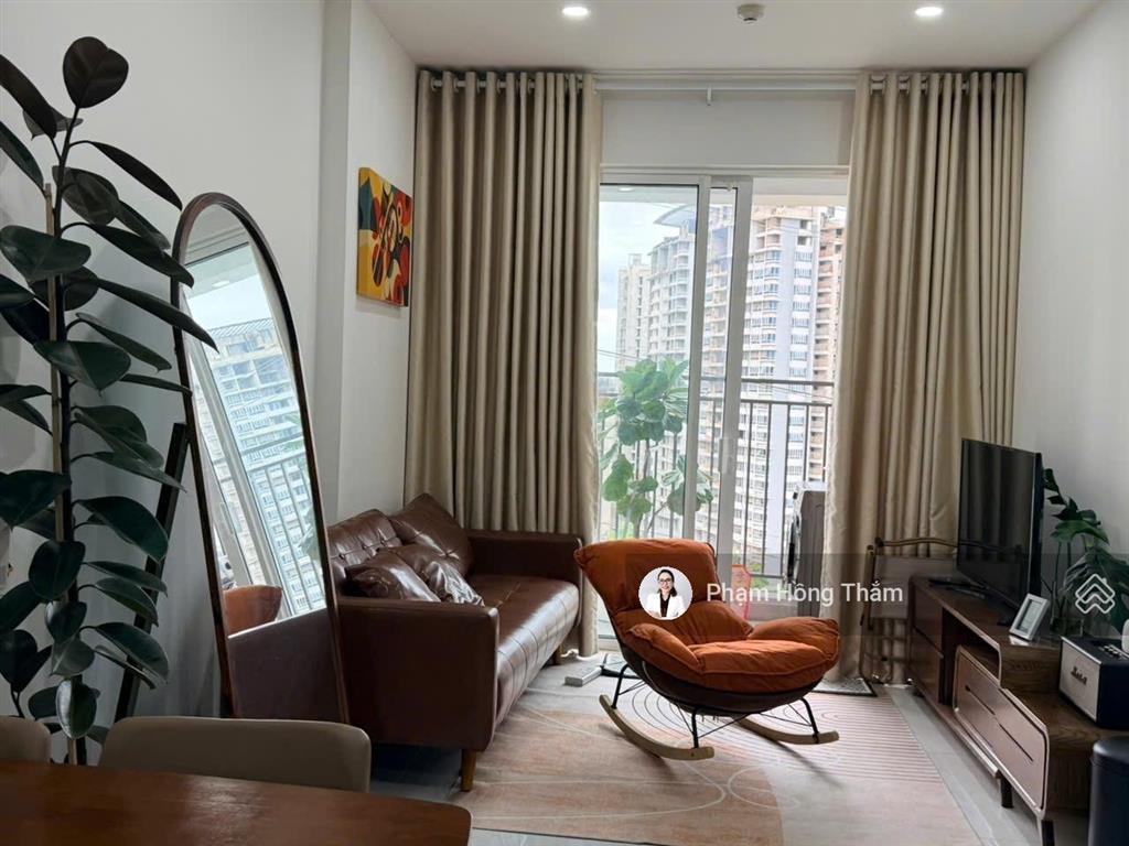 Cần bán căn hộ sunrise riverside, dt 50m2, 2pn, 1wc, có nội thất, giá 3,7 tỷ.  0933 888 *** thắm