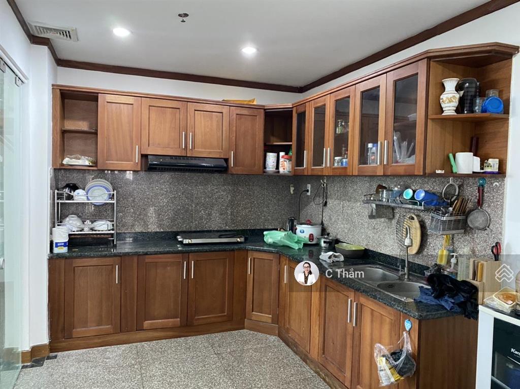 Bán căn hộ giai việt dt 150m2, 3pn, 2wc, nội thất cb, sổ hồng, giá 6.2 tỷ,  0933 888 ***  ms thắm