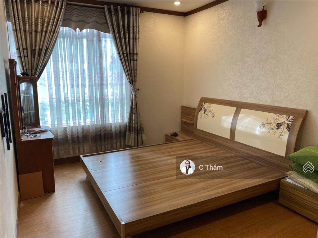 Bán căn hộ giai việt dt 150m2, 3pn, 2wc, nội thất cb, sổ hồng, giá 6.2 tỷ,  0933 888 ***  ms thắm
