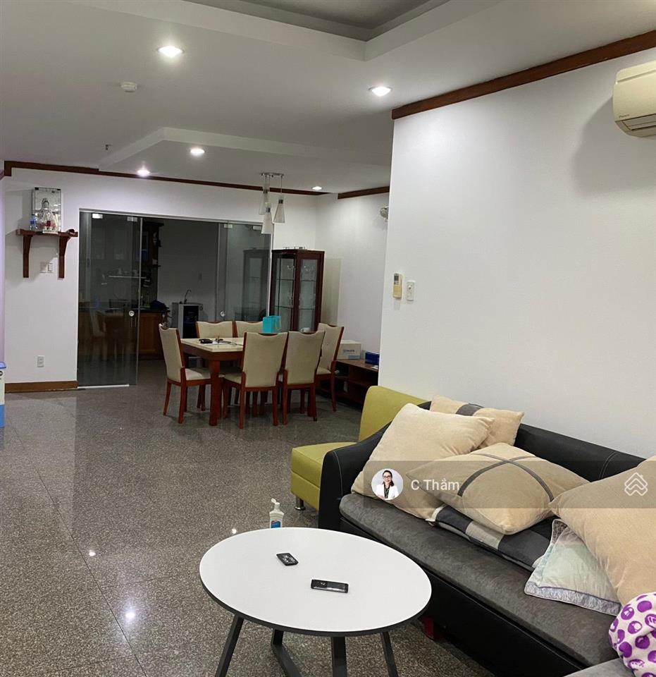 Bán căn hộ giai việt dt 150m2, 3pn, 2wc, nội thất cb, sổ hồng, giá 6.2 tỷ,  0933 888 ***  ms thắm