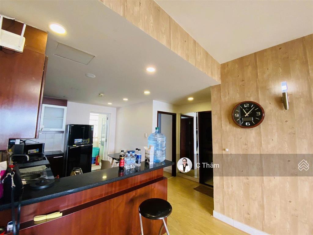 Cho thuê căn hộ hùng vương plaza, dt 130m2, 3pn, 3wc, nhà trống, giá 23tr/th.  0933 888 ***