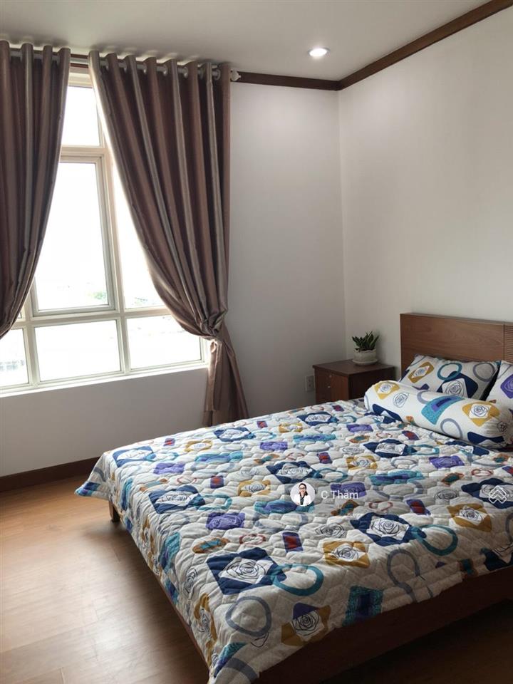 Bán căn hộ giai việt dt 150m2, 3pn, 2wc, nội thất cb, sổ hồng, giá 6.2 tỷ,  0933 888 ***  ms thắm
