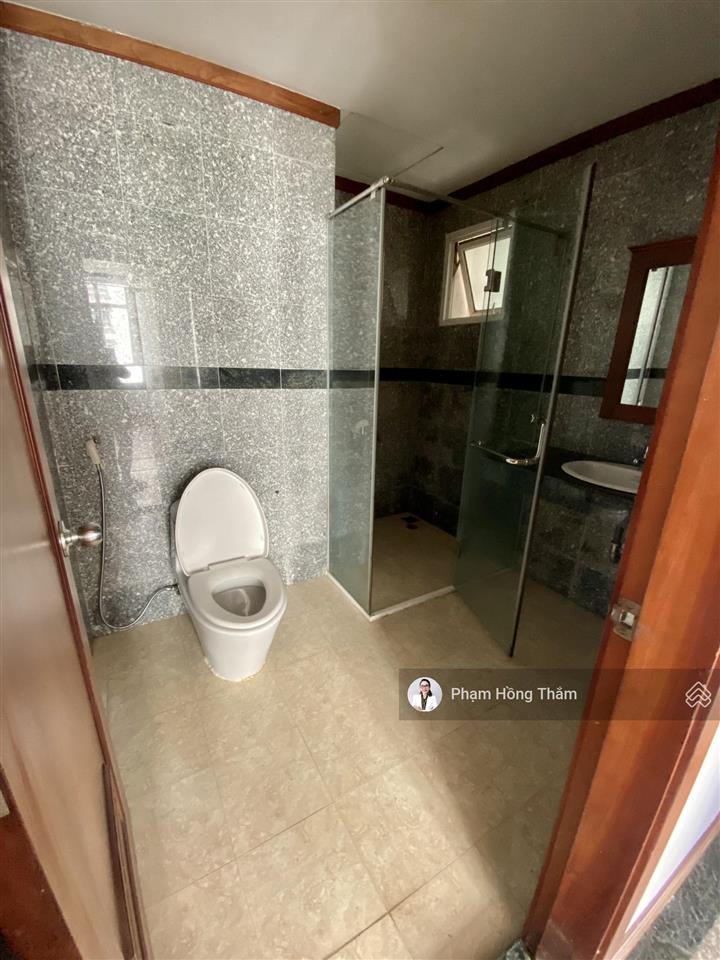 Bán căn hộ chung cư giai việt, dt 115m2, 2pn, 2wc, sổ hồng, giá 5,5 tỷ.  0933 888 ***  ms thắm