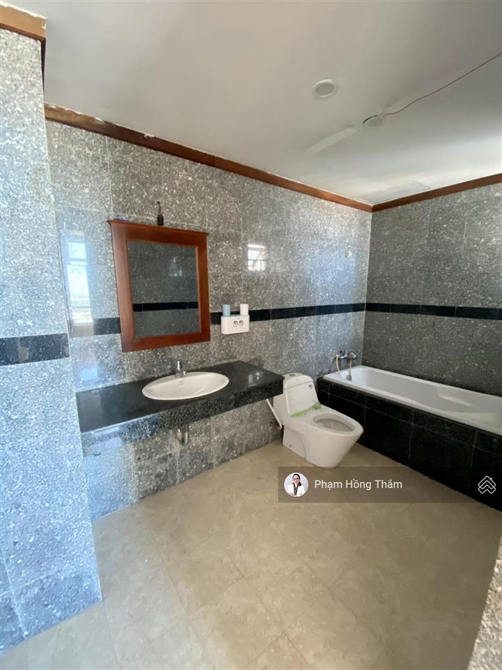 Bán căn hộ chung cư giai việt, dt 115m2, 2pn, 2wc, sổ hồng, giá 5,5 tỷ.  0933 888 ***  ms thắm