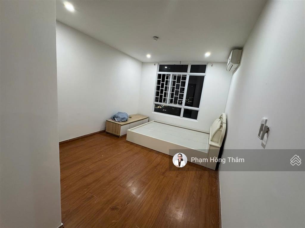 Bán căn hộ giai việt, dt 78m2, 2pn, 2wc, view cao đẹp, số hồng, giá 4.4tỷ.  0933 888 ***  ms thắm