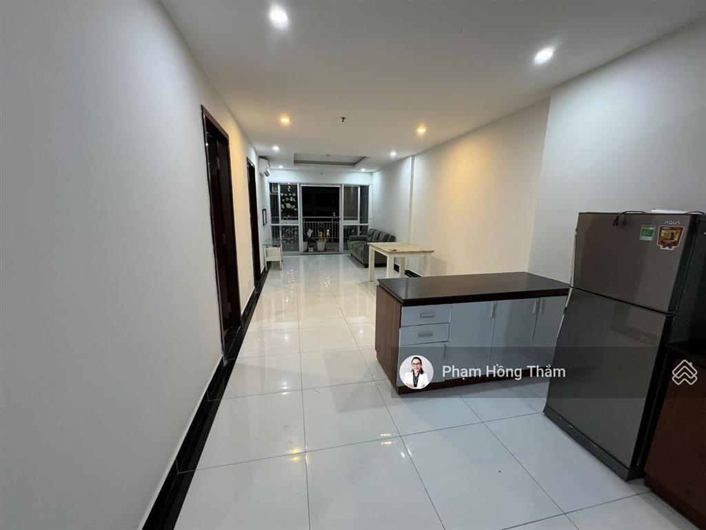 Bán căn hộ giai việt, dt 78m2, 2pn, 2wc, view cao đẹp, số hồng, giá 4.4tỷ.  0933 888 ***  ms thắm