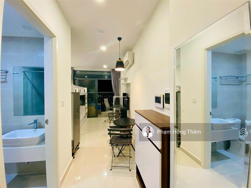 Bán căn hộ central premium, dt 26m2, đầy đủ nội thất, sang tên hợp đồng, giá 1,8 tỷ.  0933 888 ***