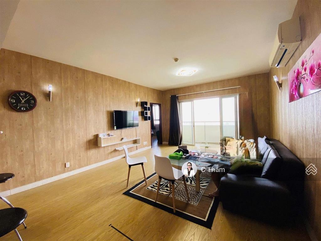 Cho thuê căn hộ hùng vương plaza, dt 130m2, 3pn, 3wc, đầy đủ nội thất, giá 23tr/th.  0933 888 ***